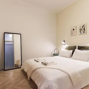 https://vita-portucale-lisbon-design-apartment-with-terrace.hotels-lisbon-portugal.com